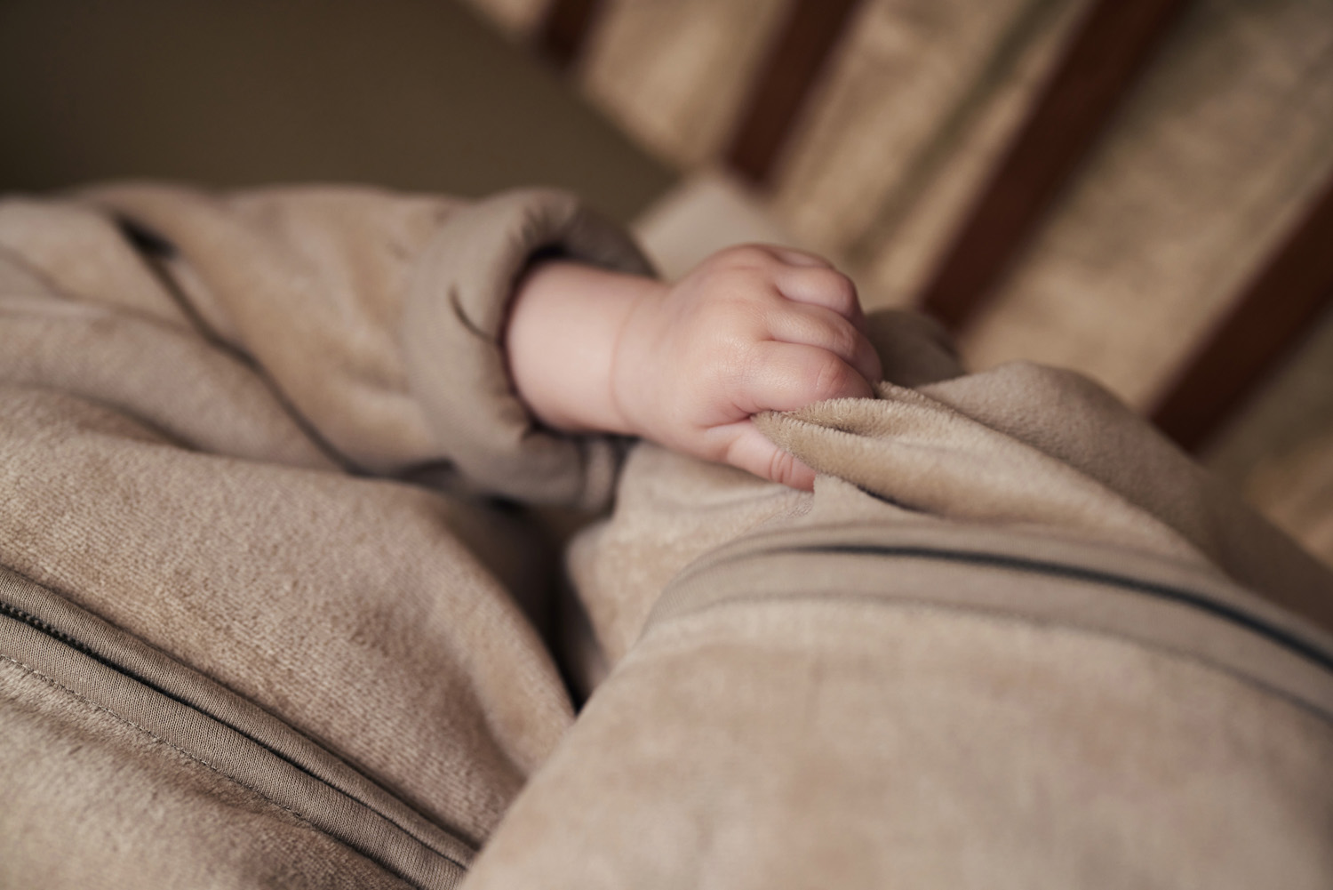 JOLLEIN Spací pytel 2v1 70cm Velvet Nougat