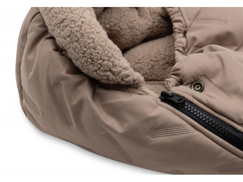 Fusak do autosedačky Embossed Milky Coffee