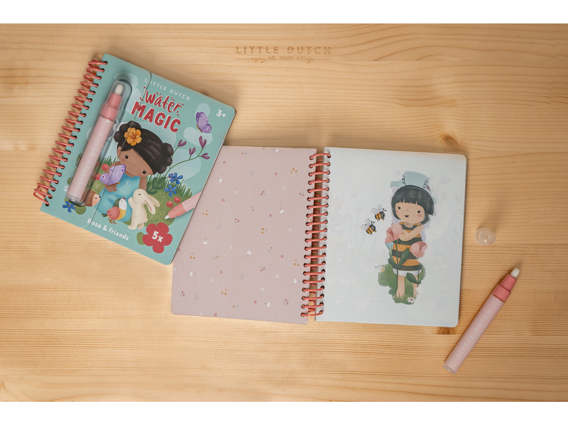 Kniha kouzlení s vodou Rosa & Friends