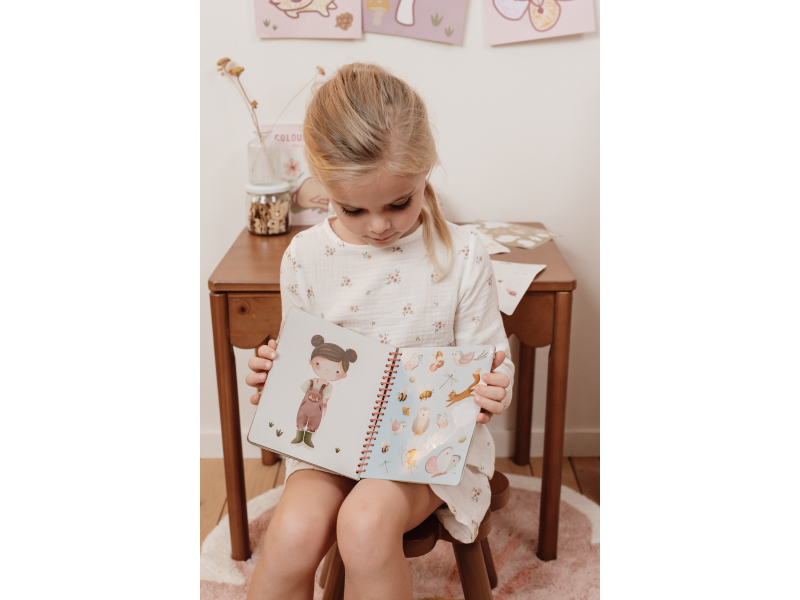 Kniha oblékací se samolepkami Fairy Garden