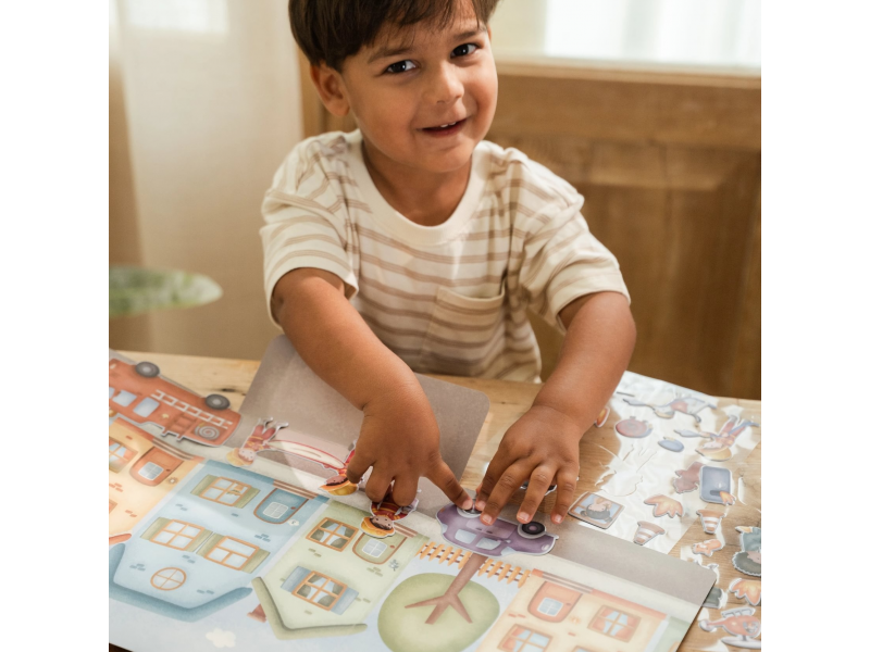 Knížka se samolepkami Hasičská stanice Jim