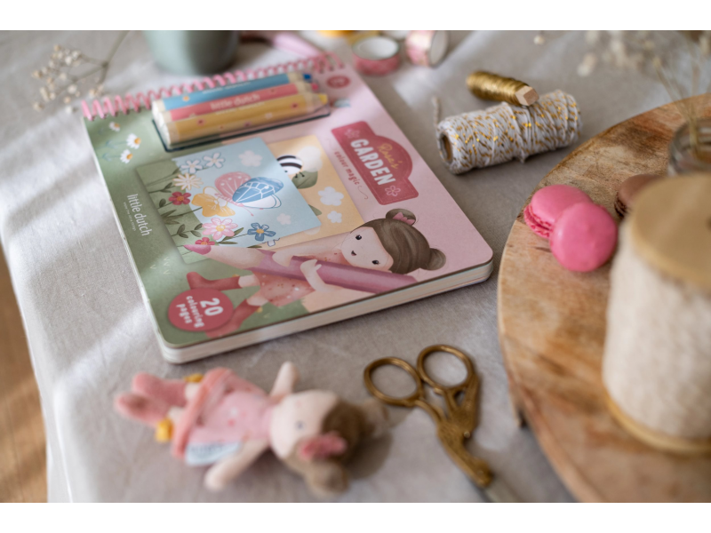 Omalovánky s pastelkami Zahrada Rosa