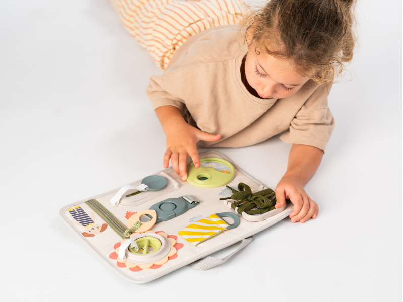 Hrací pult s aktivitami