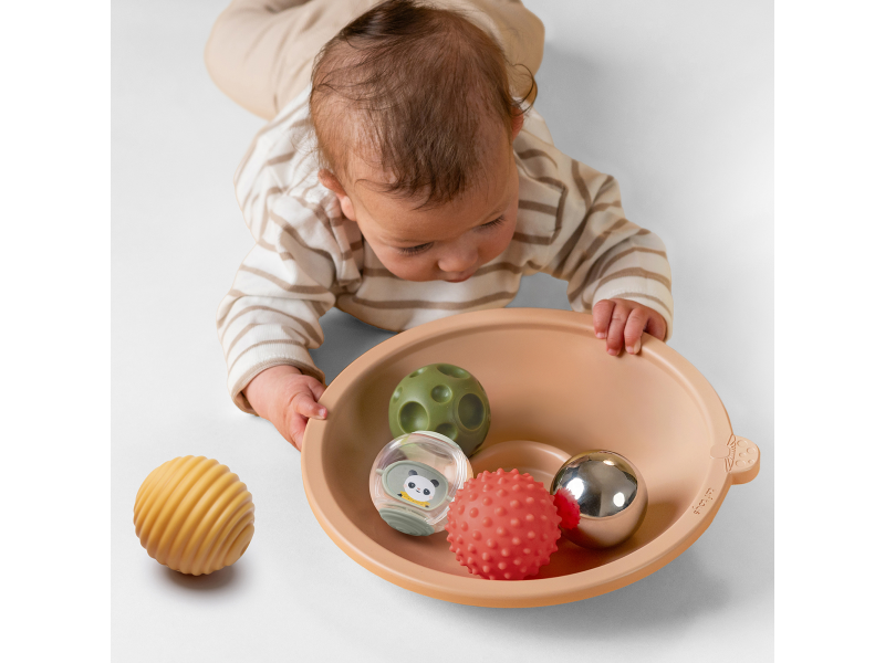 Mísa s míčky pro hru na bříšku