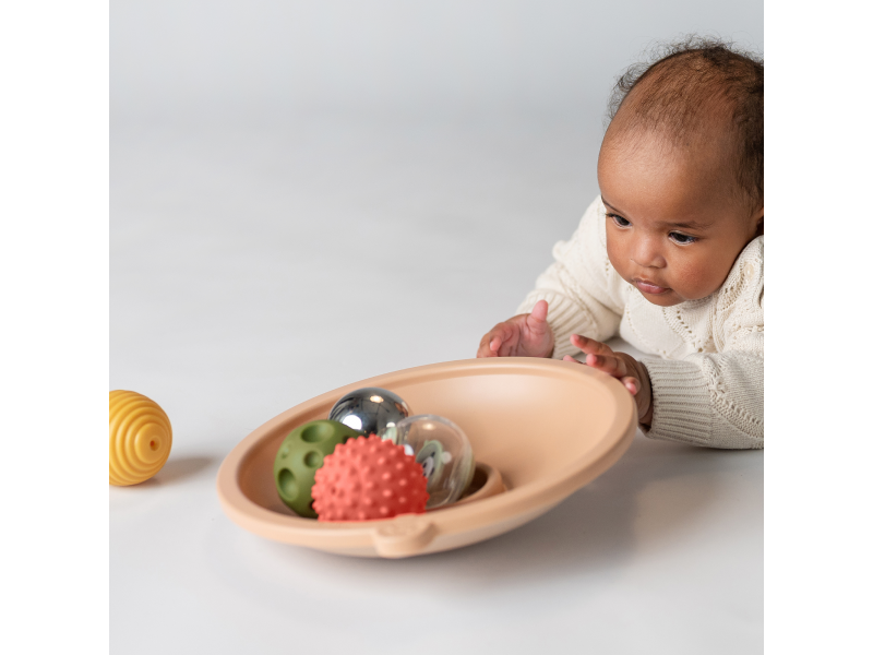 Mísa s míčky pro hru na bříšku