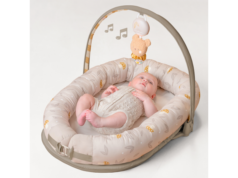 Hnízdo pro miminko s hrazdou Little Explorer