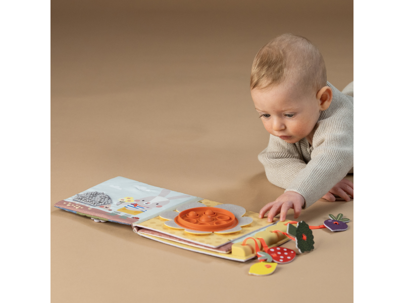 Knížka s aktivitami Garden My 1st Busy Book