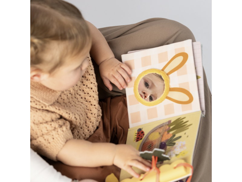 Knížka s aktivitami Garden My 1st Busy Book