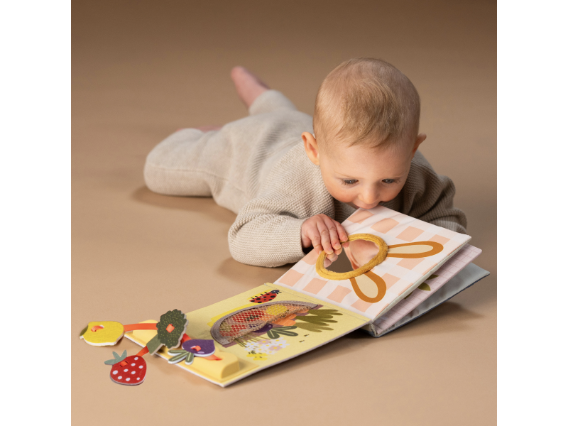 Knížka s aktivitami Garden My 1st Busy Book