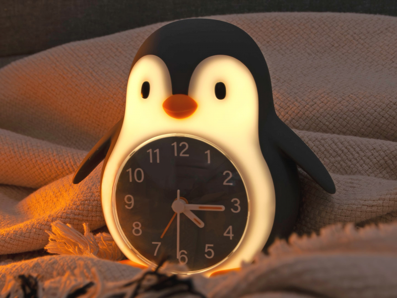 Noční světlo s budíkem POPPY PENGUIN