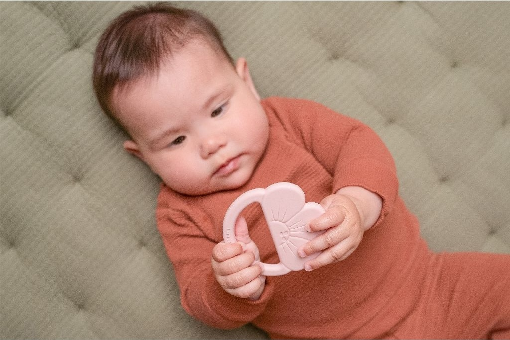 Kousátko silikonové květina