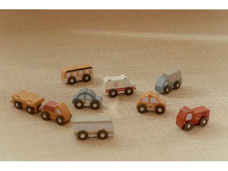 Sada dřevěných autíček