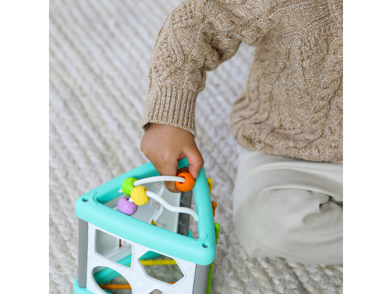 Trojhran s aktivitami a vkládacími tvary