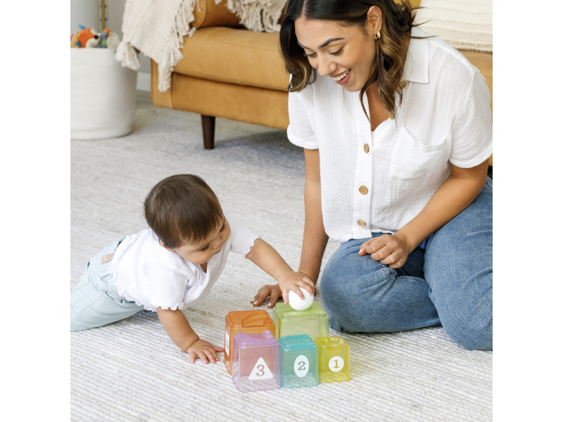 Sada stohovacích kelímků a míčku