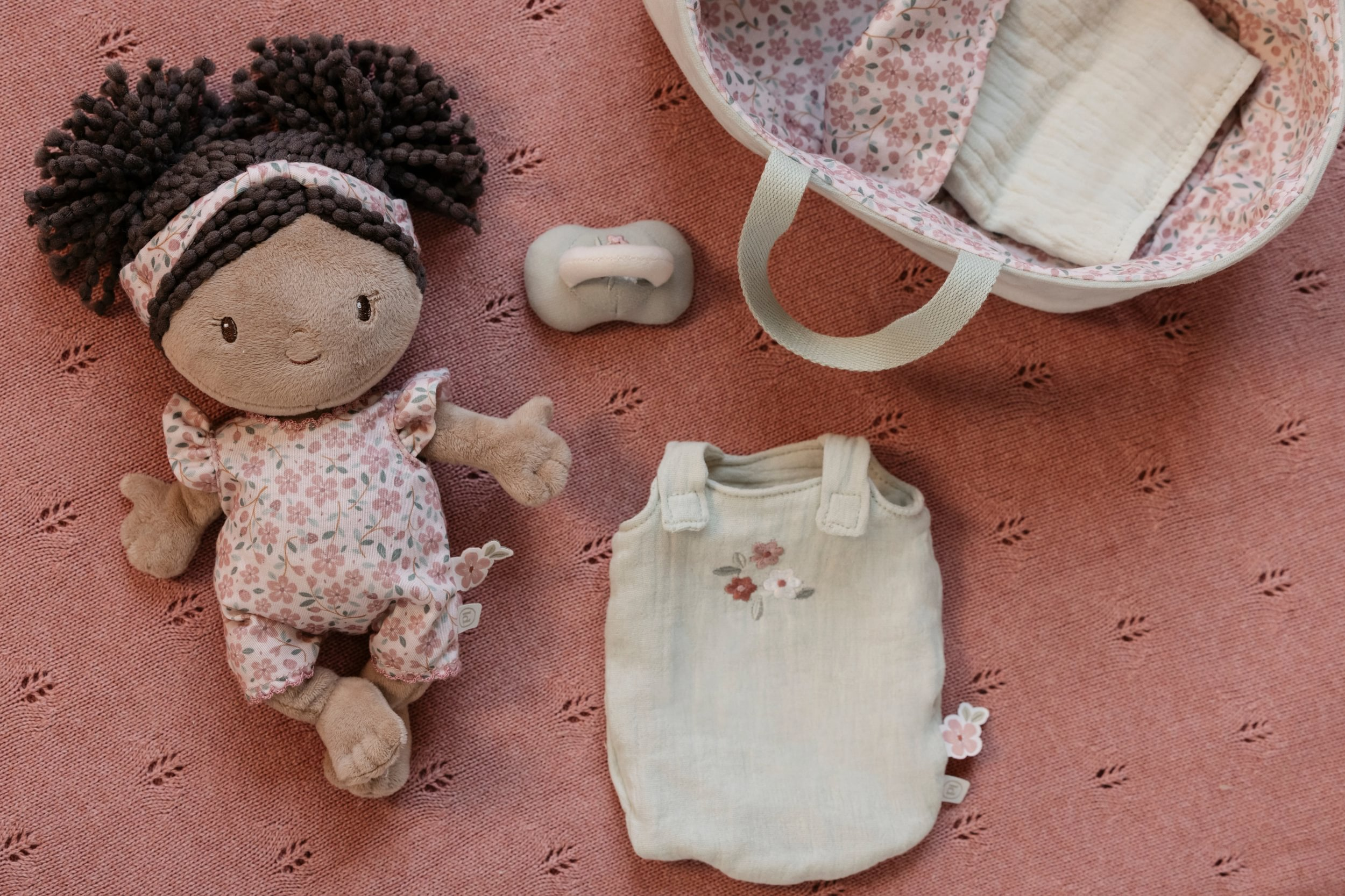 Panenka v košíku Evi