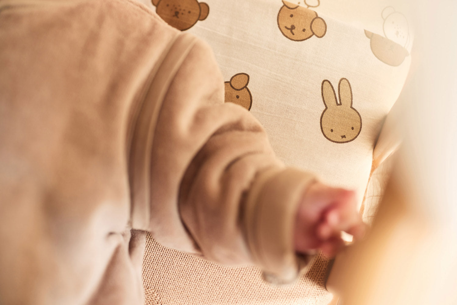 Prostěradlo napínací 120x60 cm Miffy & Friends