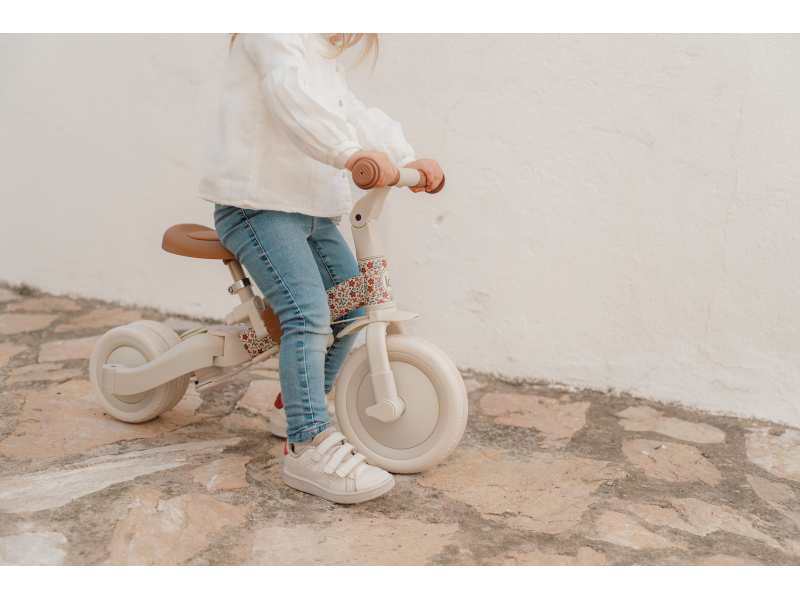 Tříkolka 4v1 Off White