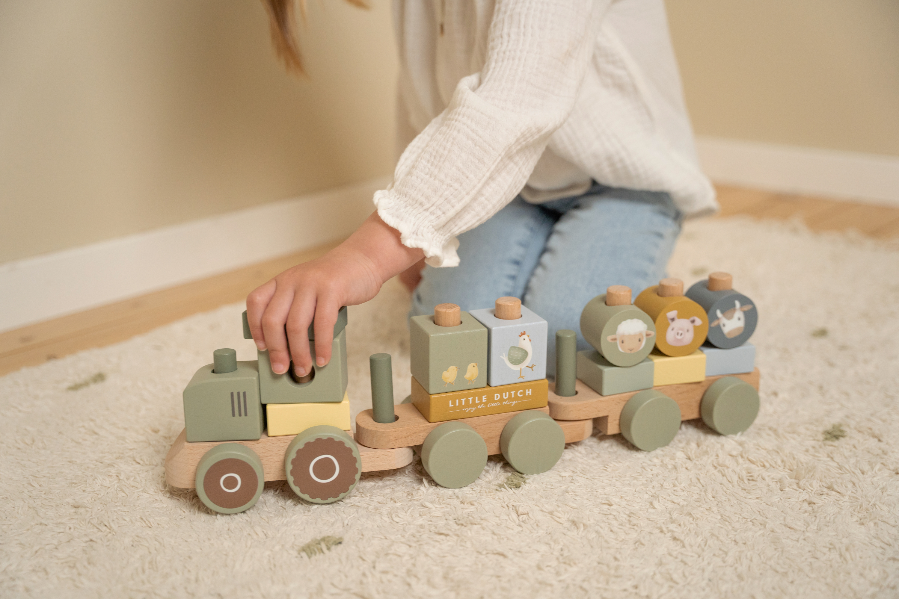 LITTLE DUTCH Vláček dřevěný traktor Farma
