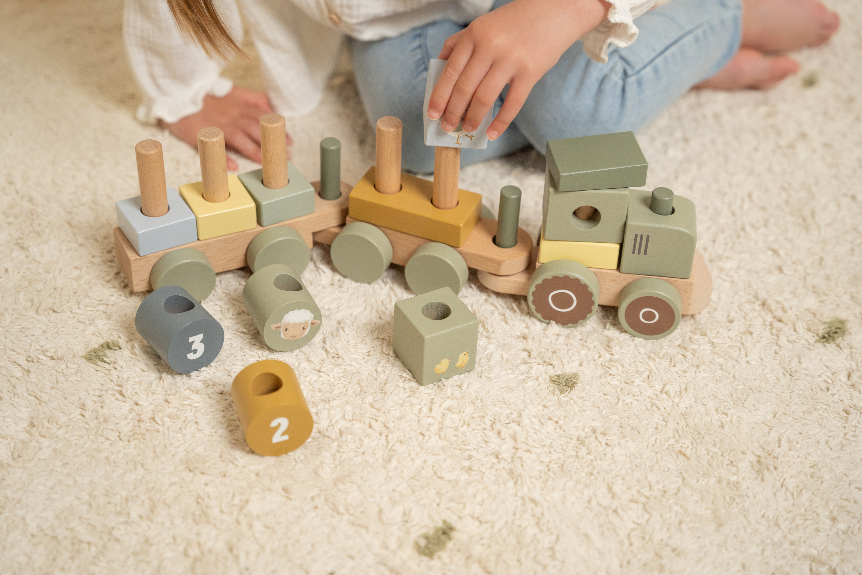 LITTLE DUTCH Vláček dřevěný traktor Farma