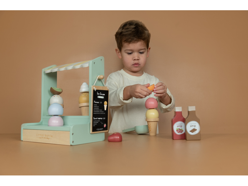 Zmrzlinový stánek dřevěný