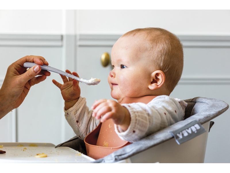 První lžičky silikonové 2 ks s pouzdrem Pebble Green