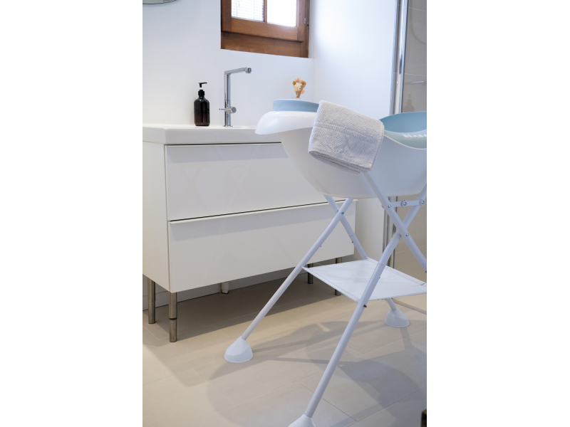 Stojan Camele'o pro vaničku / přebalovací pult bílý