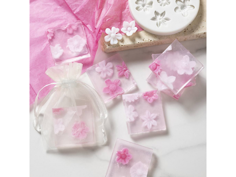 Kreativní sada výroba mýdla Flowers Pink