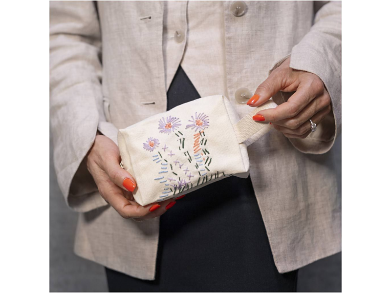 Kreativní sada Vyšívaná toaletní taška