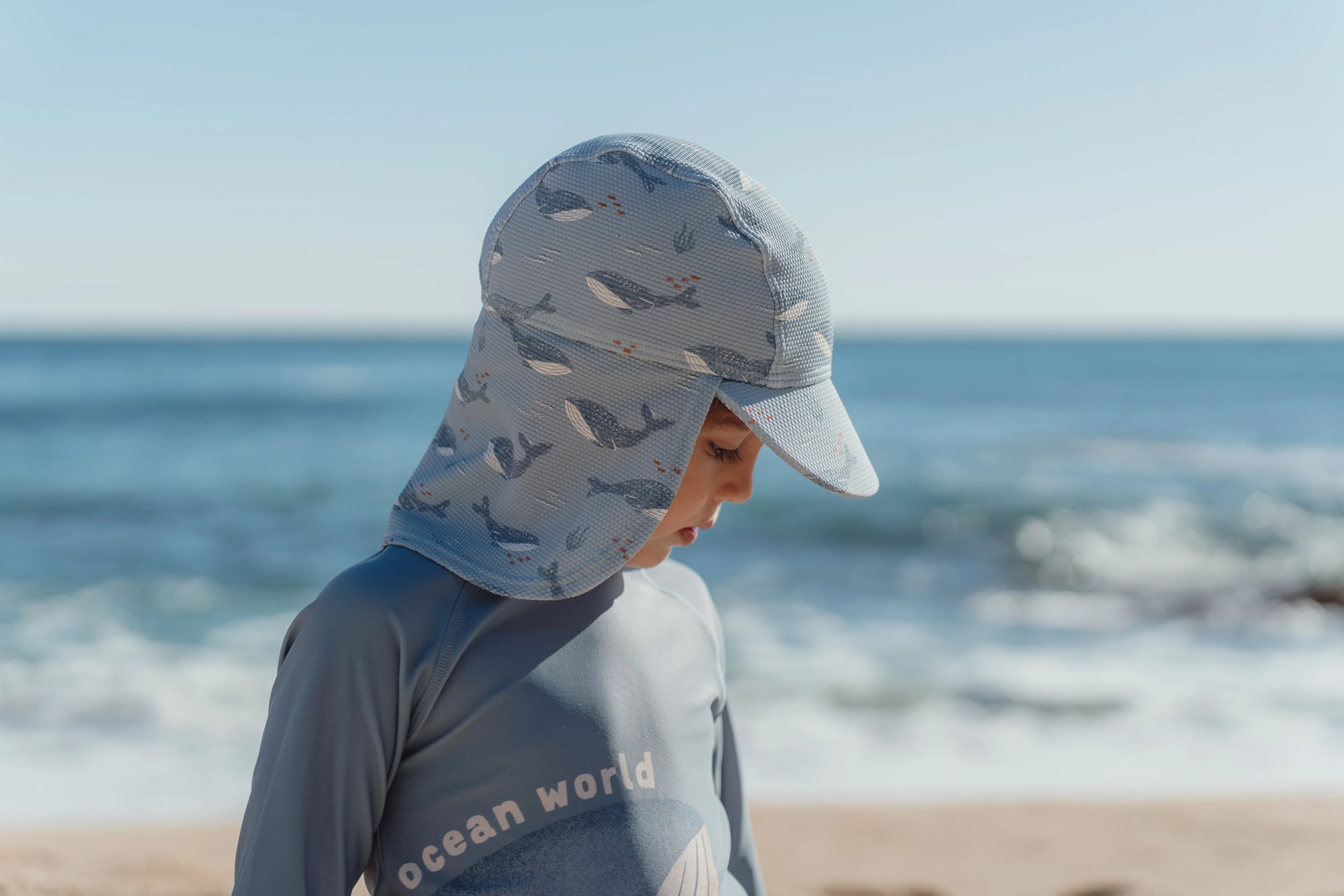 Plážová kšiltovka s ochranou krku Ocean Splash vel. 2