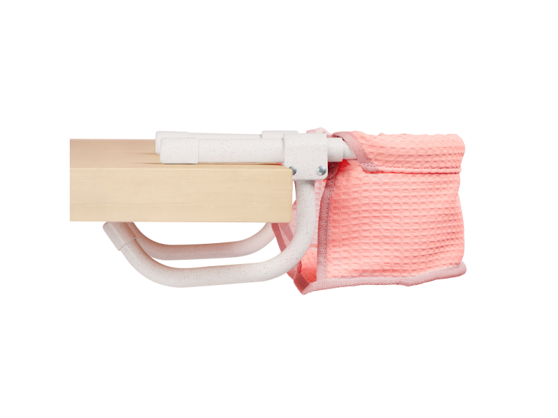 Židlička ke stolu pro panenky s doplňky