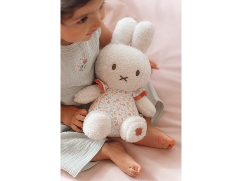 Králíček Miffy Lucky Blossom 20 cm