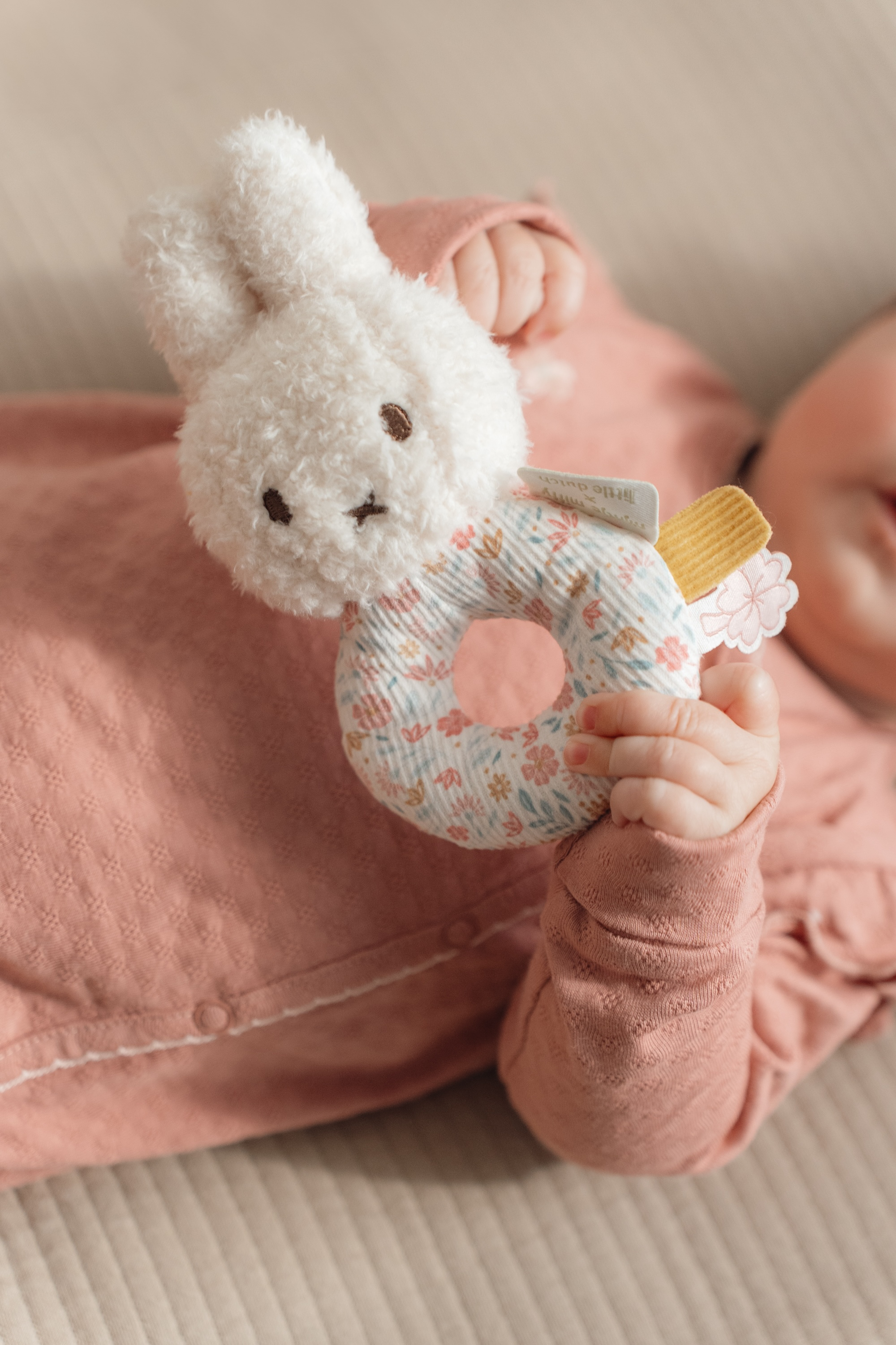 Chrastítko králíček Miffy Lucky Blossom