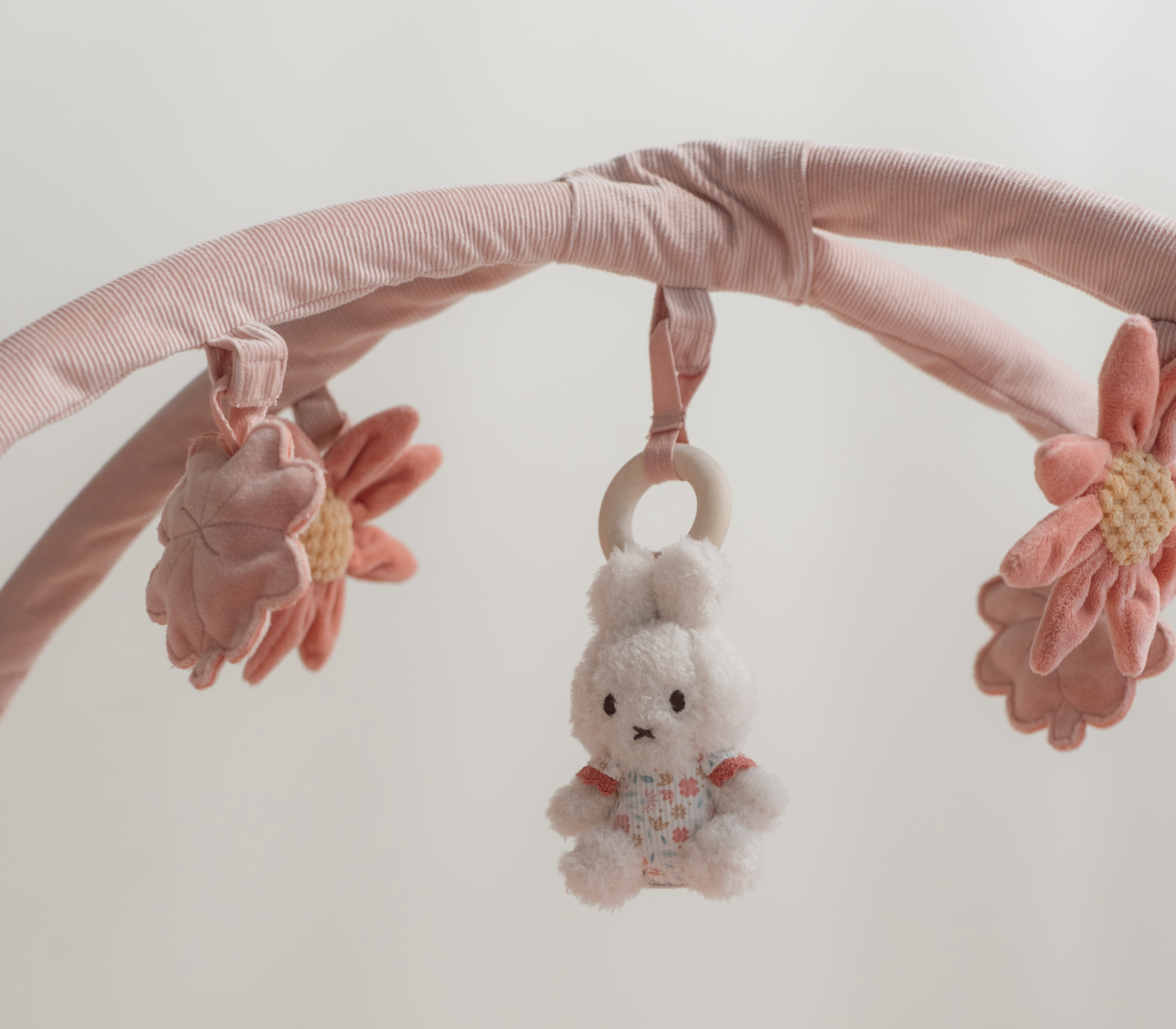 Hrací deka s hrazdou králíček Miffy Lucky Blossom