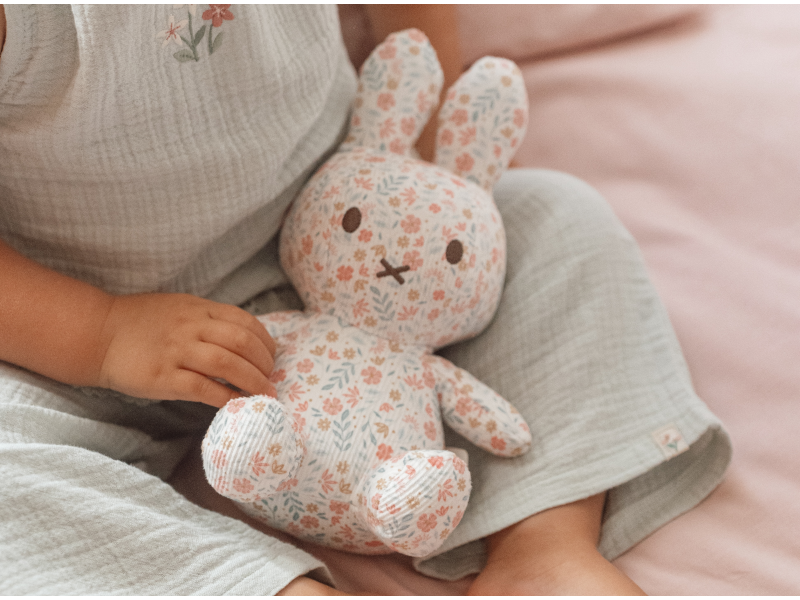 Králíček Miffy textilní Lucky Blossom 20 cm