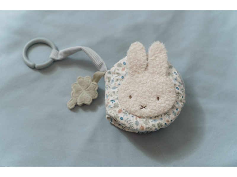 Závěsná textilní knížka králíček Miffy Lucky Leaves