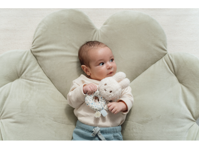 Chrastítko králíček Miffy Lucky Leaves