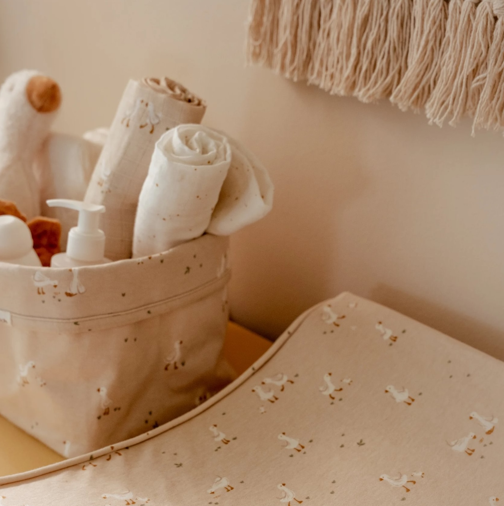 Bryndáček bandana 2 ks Husa Newborn Naturals