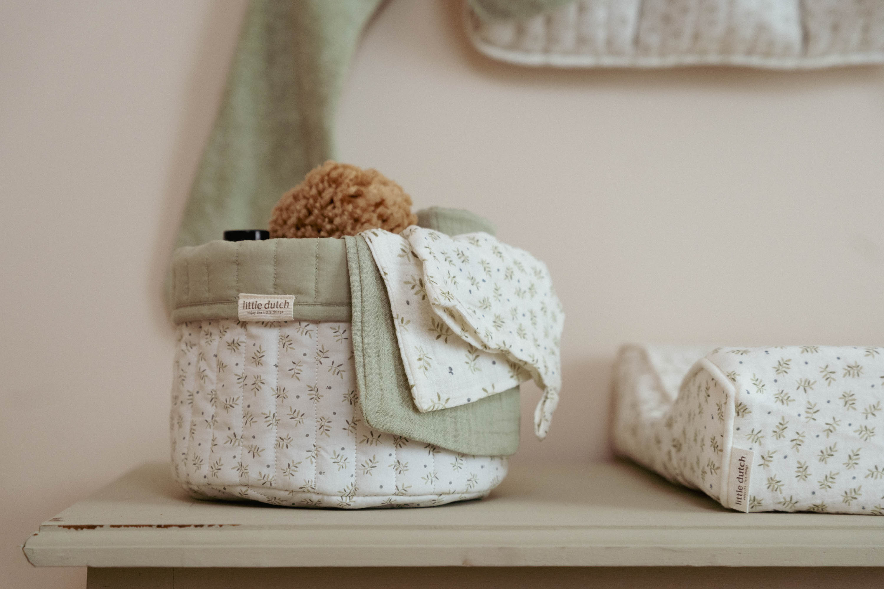 Osuška s kapucí 75x75 cm Blueberry Leaves