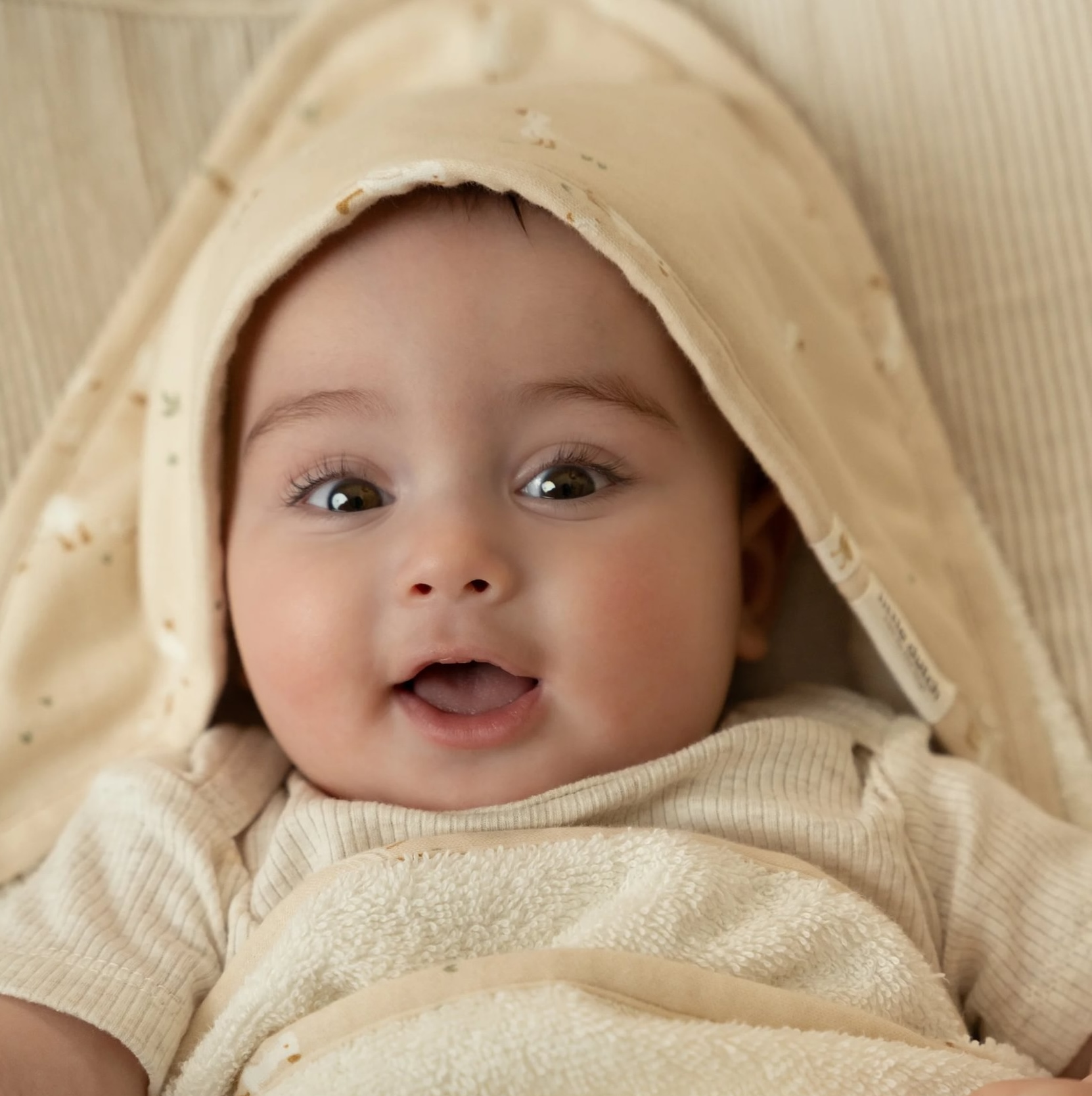 Osuška s kapucí 75x75 cm Husa Newborn Naturals